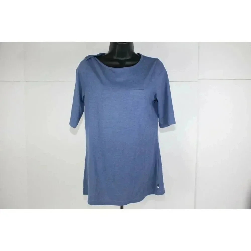 ladies THE NORTH FACE tee shirt size M